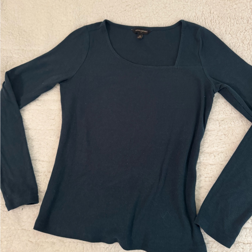 Pretty Banana Republic long sleeve tee with asymmetric neckline